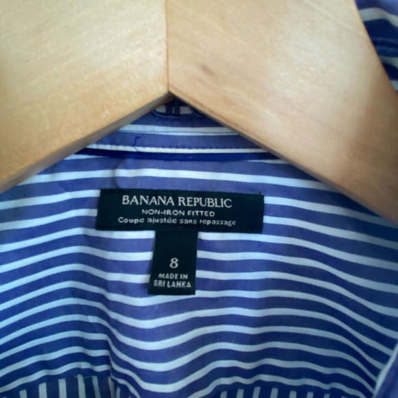 Banana Republic Non-Iron Fitted Button Down Top - Picture 4 of 4